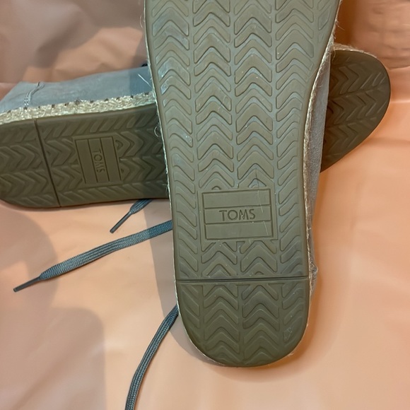 Toms Shoes - Picture 6 of 6